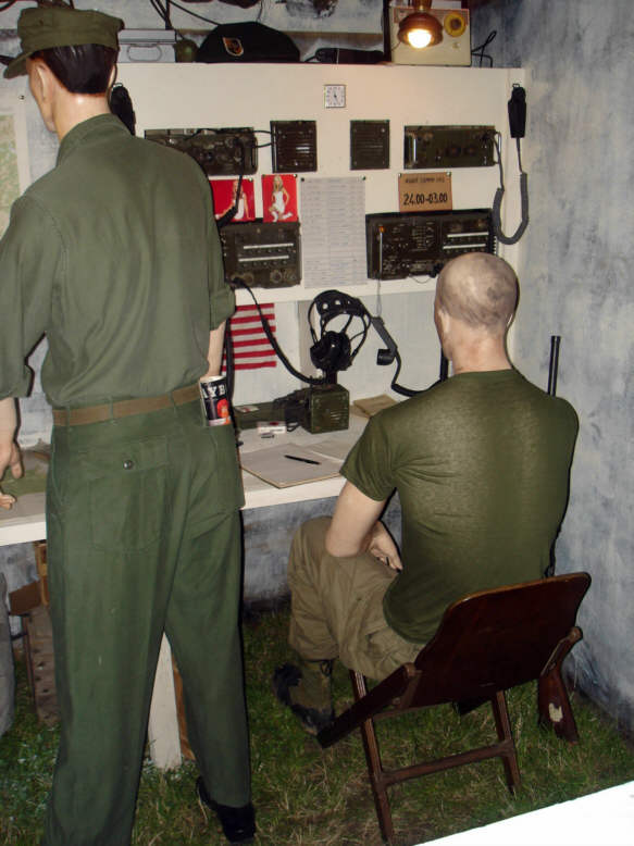 COMMO BUNKER 4.jpg